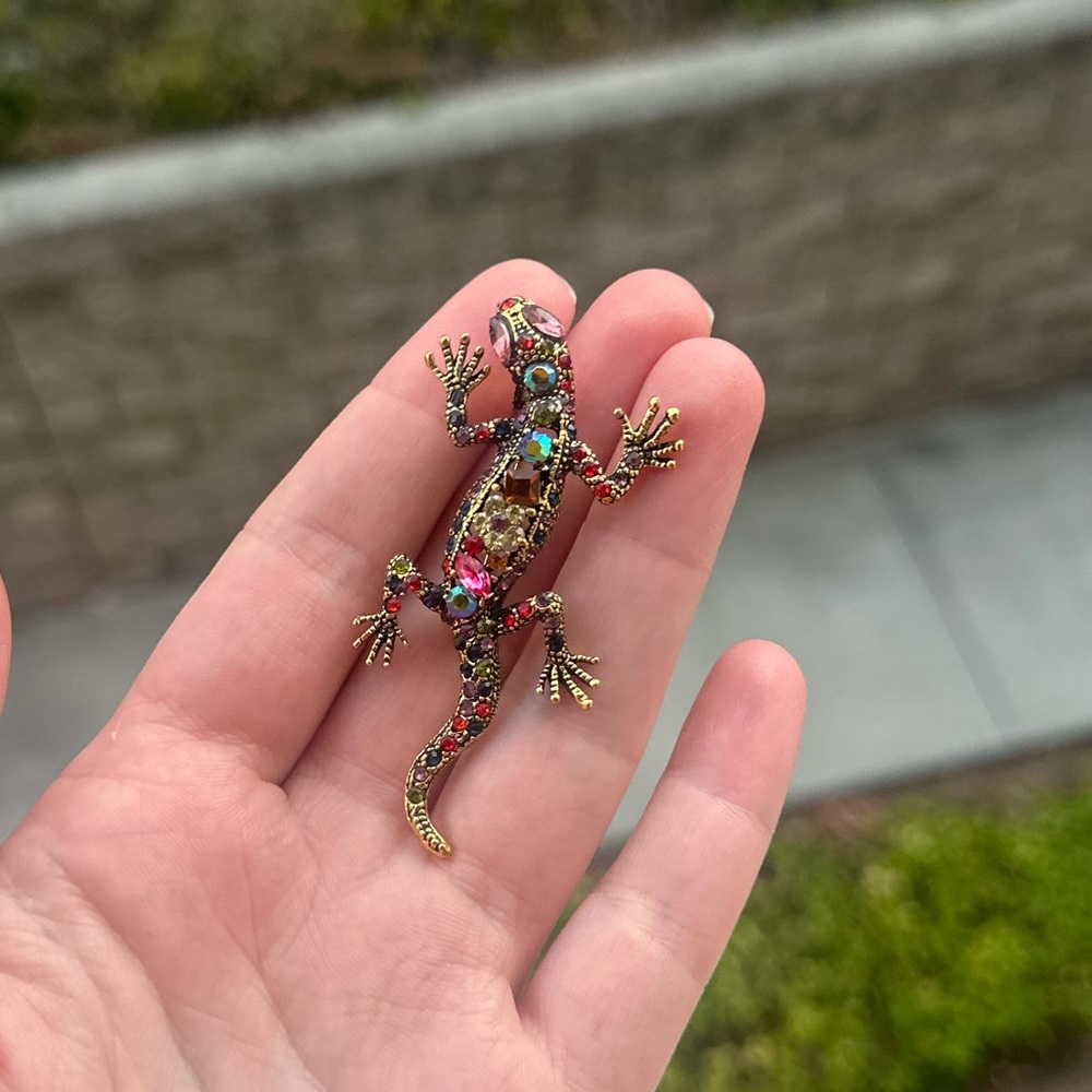 Colorful Lizard Gecko Brooch – Rhinestone Crystal Pin - Picture 4 of 4